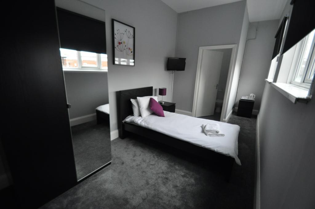 The Embassy Hotel Kingston upon Hull Exteriör bild